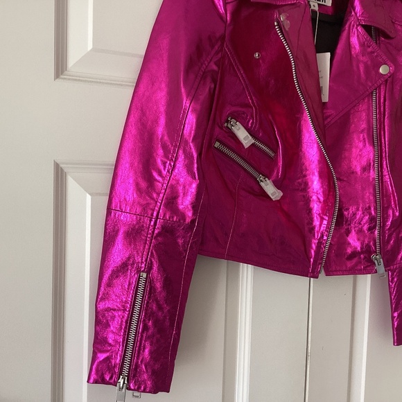 WALTER BAKER 💕🔥Genuine Leather Jenny Jacket in Fuchsia Metallic Crop Moto Fit - Picture 13 of 16